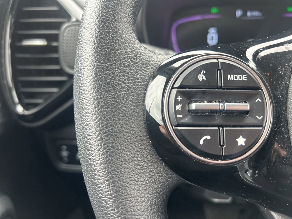 Certified 2023 Kia Soul S image 15