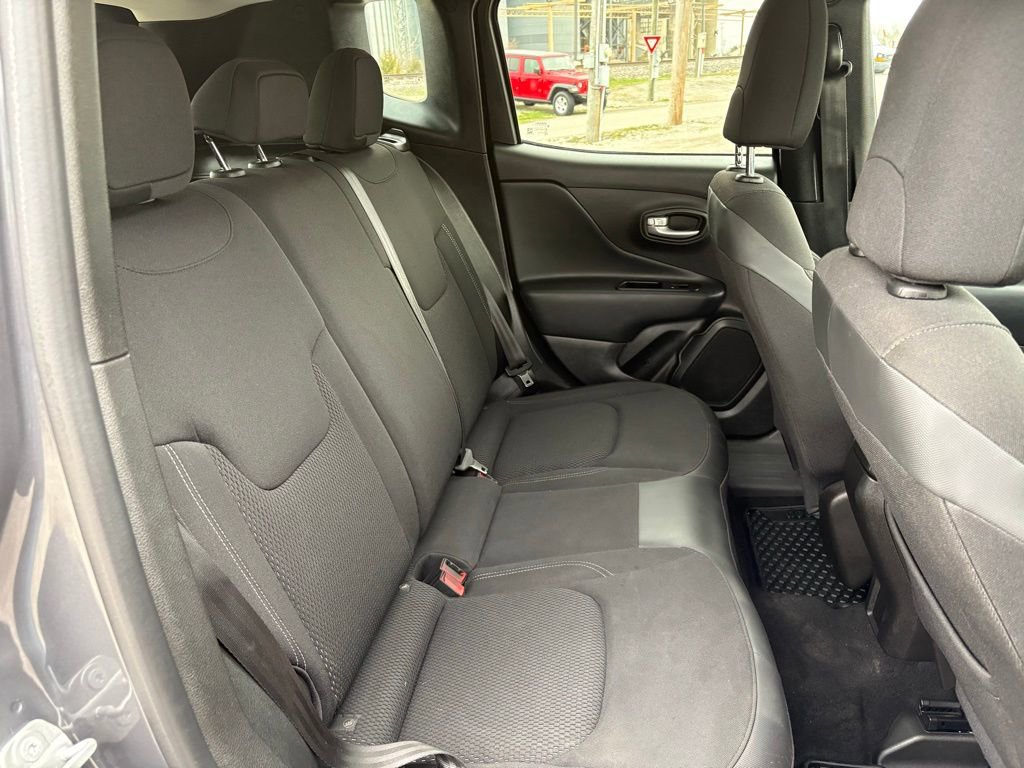 Used 2023 Jeep Renegade Altitude w/ Convenience Group I AWD/4WD image 15