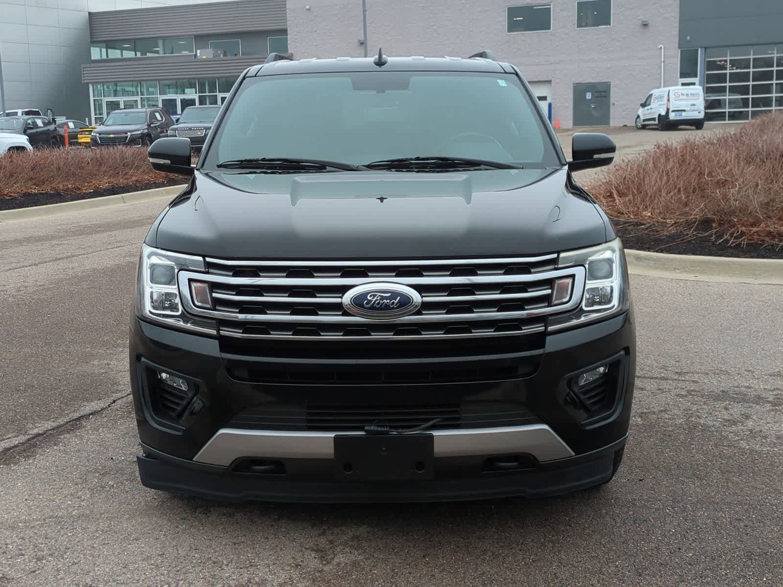 Used 2018 Ford Expedition XLT w/ Equipment Group 202A image 3