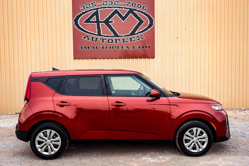 Used 2020 Kia Soul LX image 2