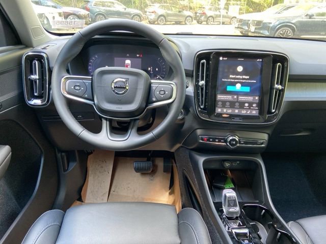 New 2026 Volvo XC40 B5 Plus w/ Climate Package AWD/4WD image 13