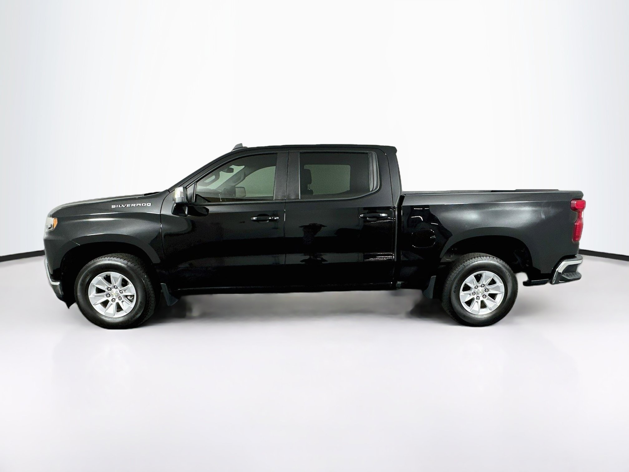 Used 2021 Chevrolet Silverado 1500 LT RWD image 4