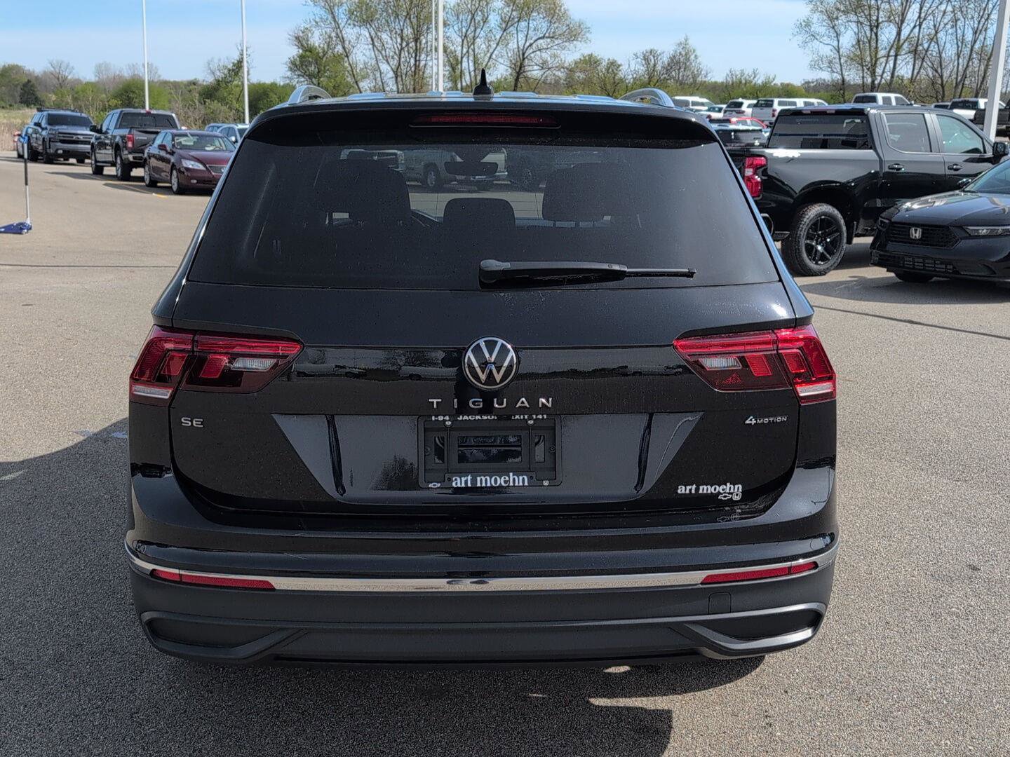 Used 2022 Volkswagen Tiguan SE AWD/4WD image 4