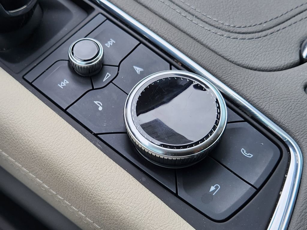 Used 2023 Cadillac XT6 Premium Luxury w/ Technology Package image 23