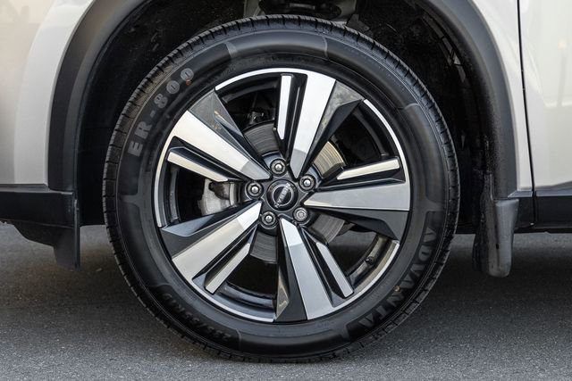 Used 2024 Nissan Rogue SL image 14