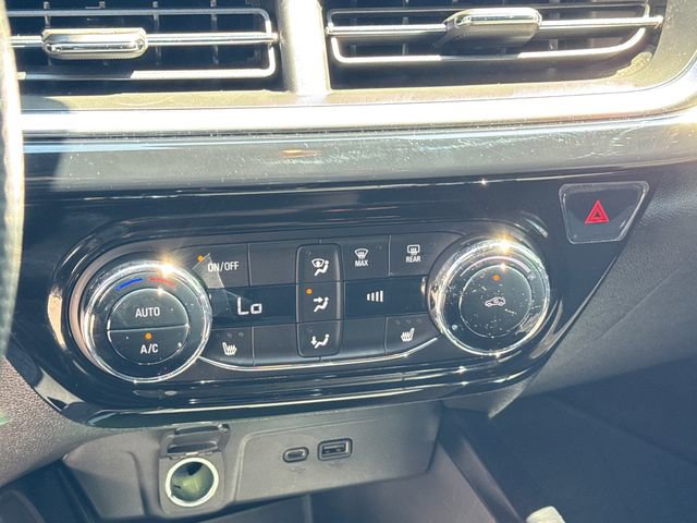 Used 2025 Chevrolet Trax RS image 21