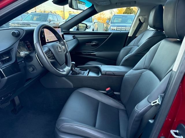 Used 2024 Lexus ES 300h w/ Premium Package image 9