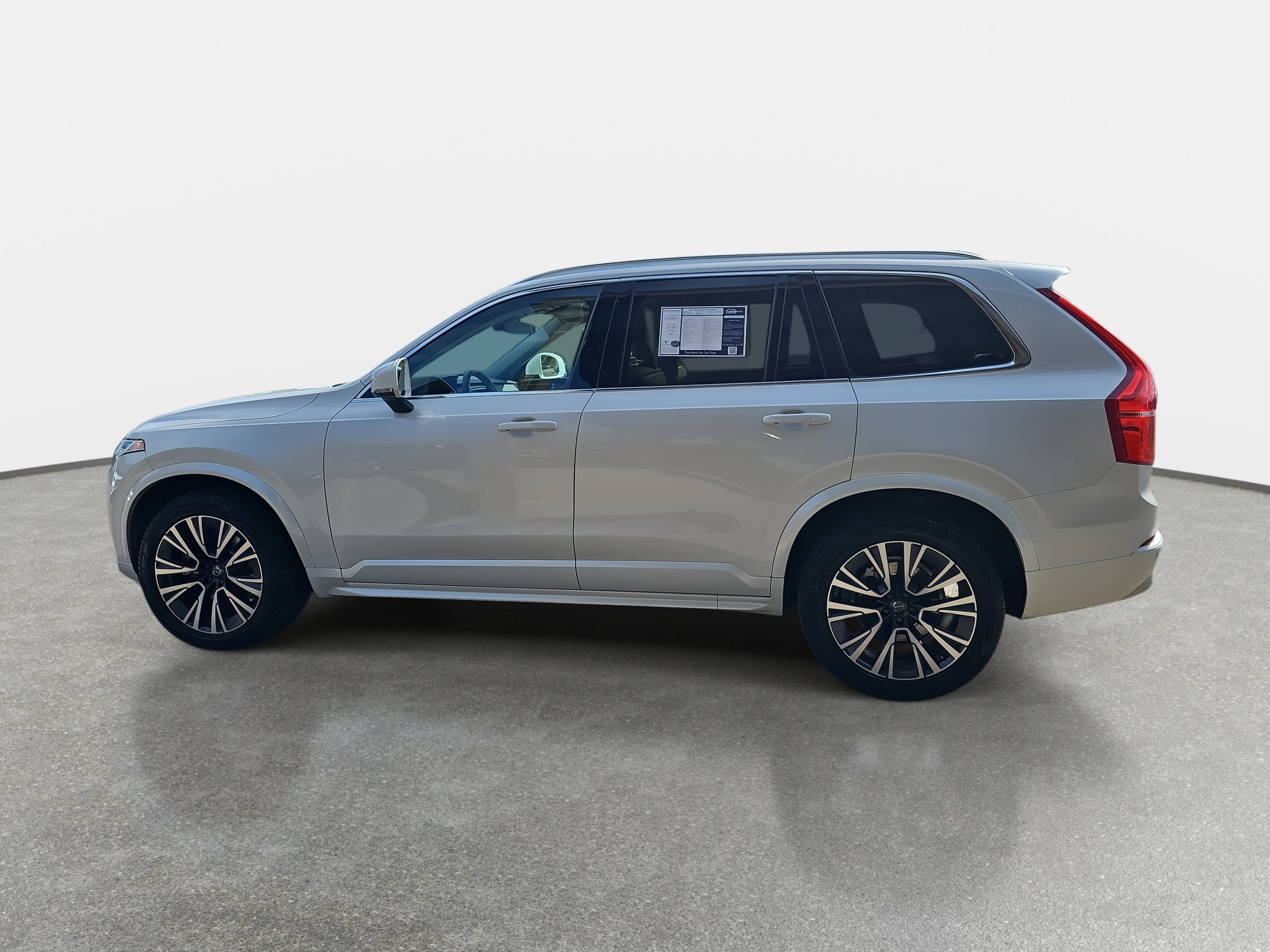 Used 2022 Volvo XC90 T6 Momentum w/ Climate Package image 8