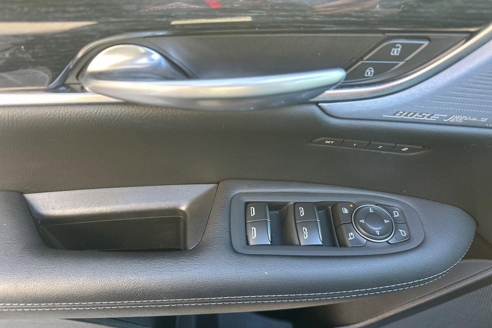 Used 2025 Cadillac XT5 Premium Luxury image 11