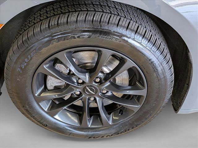 Used 2020 Chrysler Pacifica Touring-L w/ Advanced Safetytec Group AWD/4WD image 28