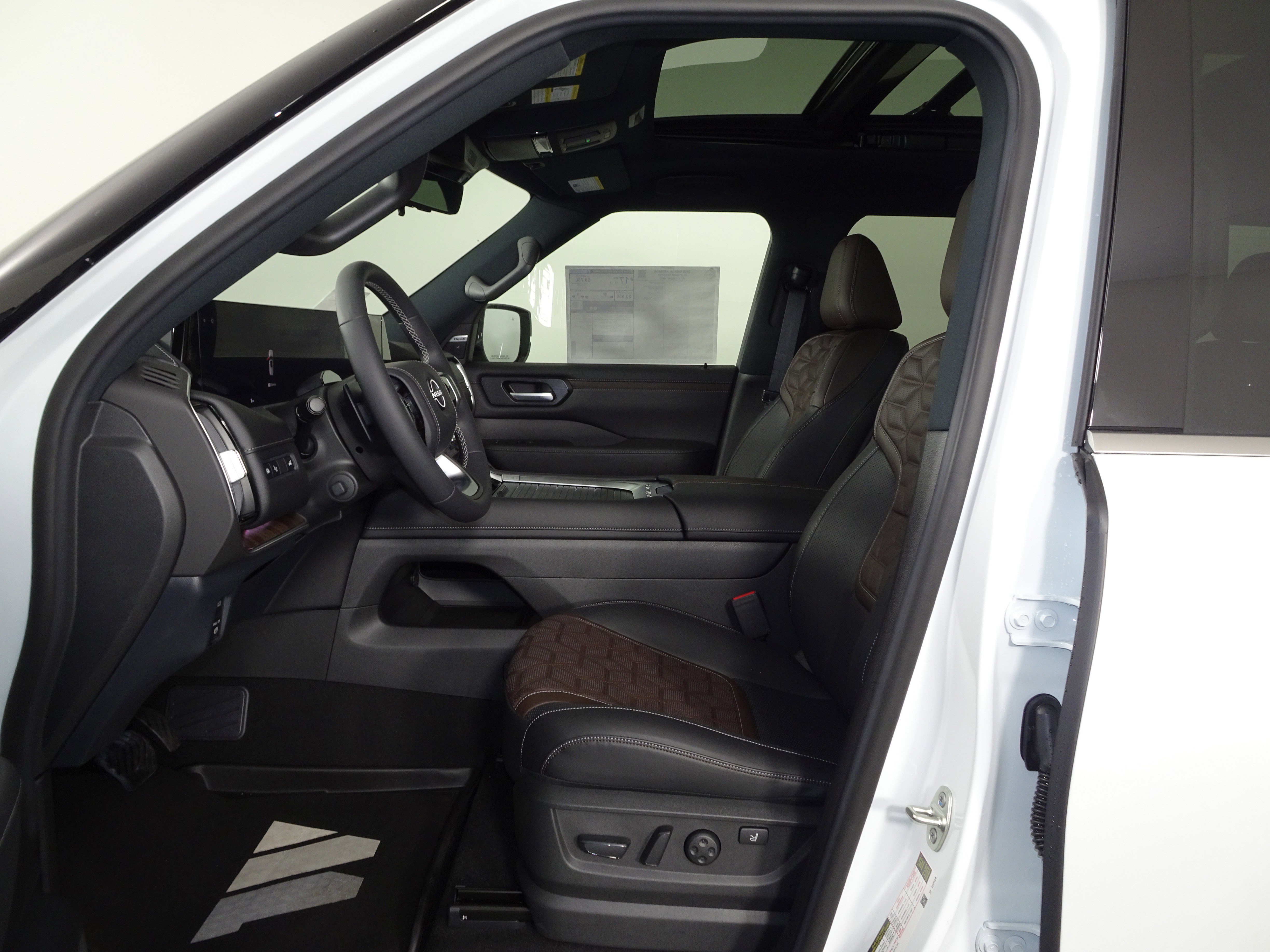 New 2026 Nissan Armada Platinum Reserve image 4