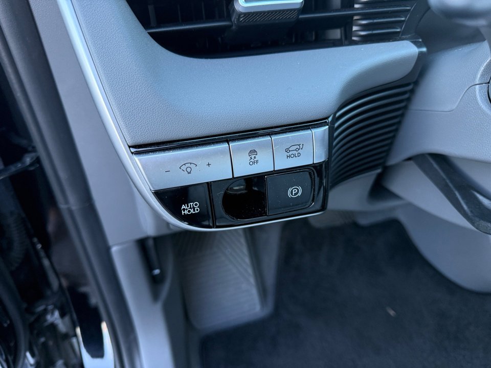 Certified 2024 Hyundai Ioniq 5 Limited image 32