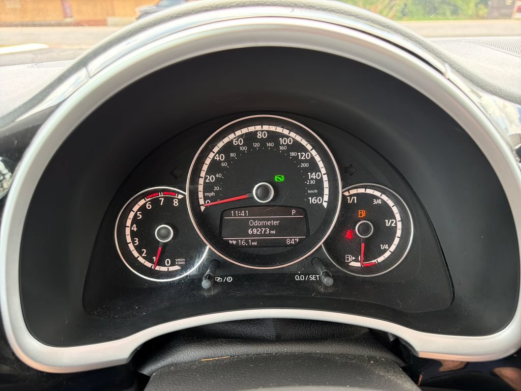 Used 2013 Volkswagen Beetle 2.5 FWD image 25