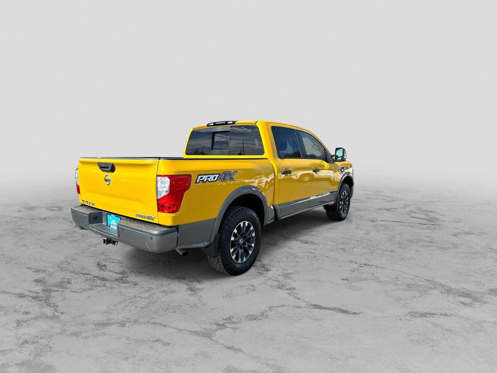 Used 2017 Nissan Titan S image 8