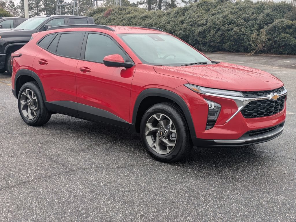New 2026 Chevrolet Trax LT FWD image 2