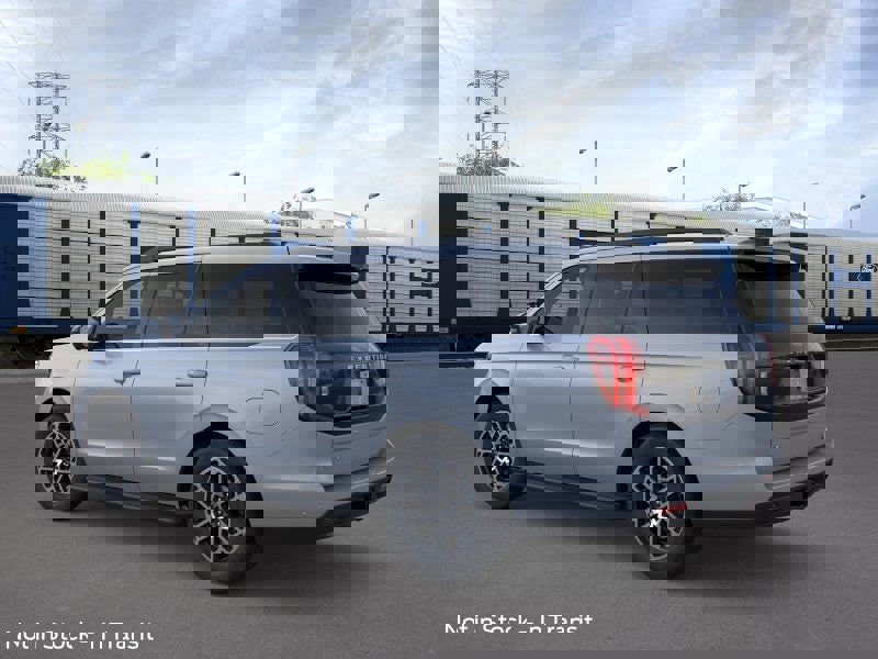 New 2025 Ford Expedition Active image 27