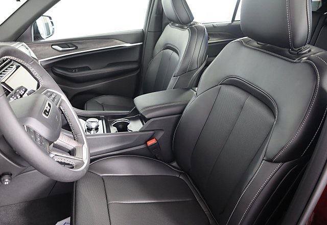 New 2025 Jeep Grand Cherokee Limited image 11