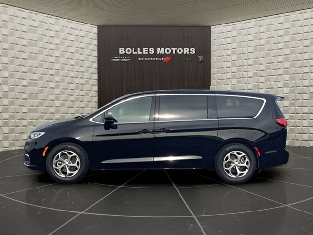 Certified 2024 Chrysler Pacifica Limited image 9