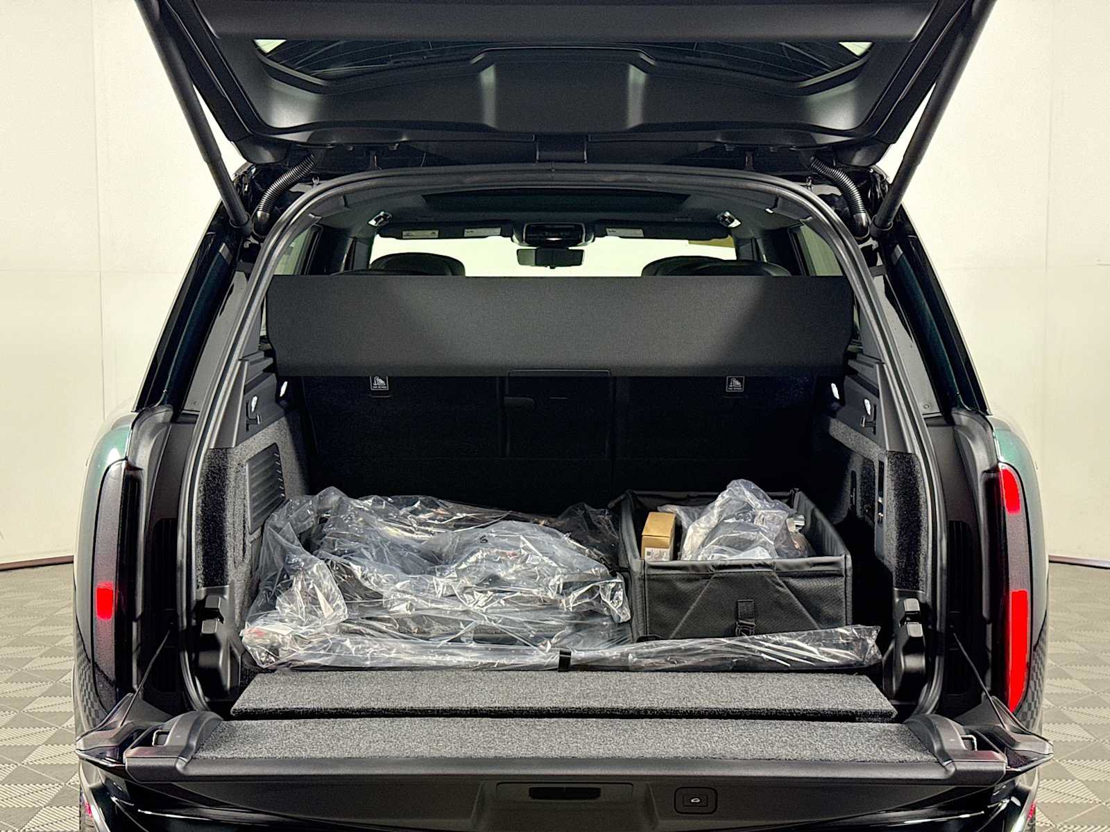 New 2026 Land Rover Range Rover Long Wheelbase Autobiography AWD/4WD image 26