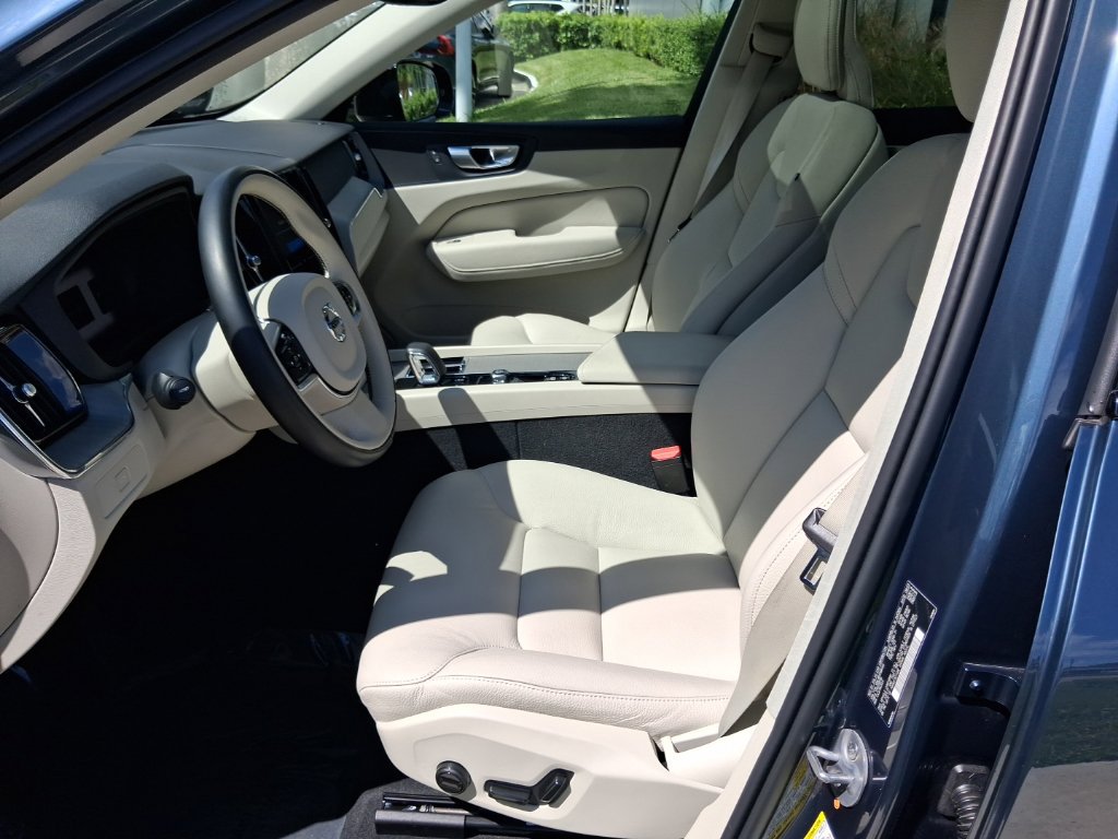 Used 2024 Volvo XC60 B5 Plus w/ Protection Package Premier AWD/4WD image 14