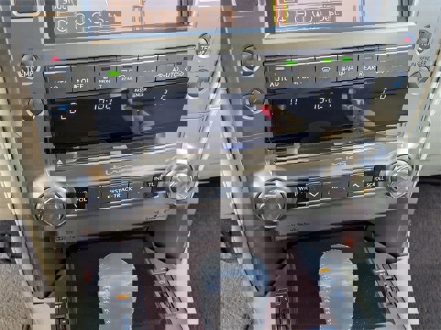 Used 2016 Lexus GX 460 w/ Premium Package image 27