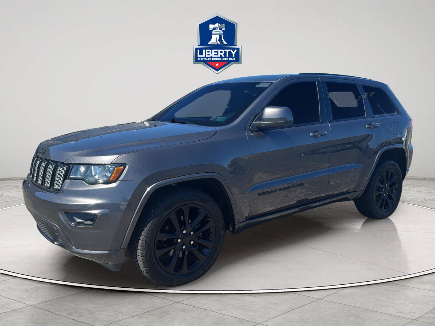 Certified 2018 Jeep Grand Cherokee Altitude AWD/4WD image 4