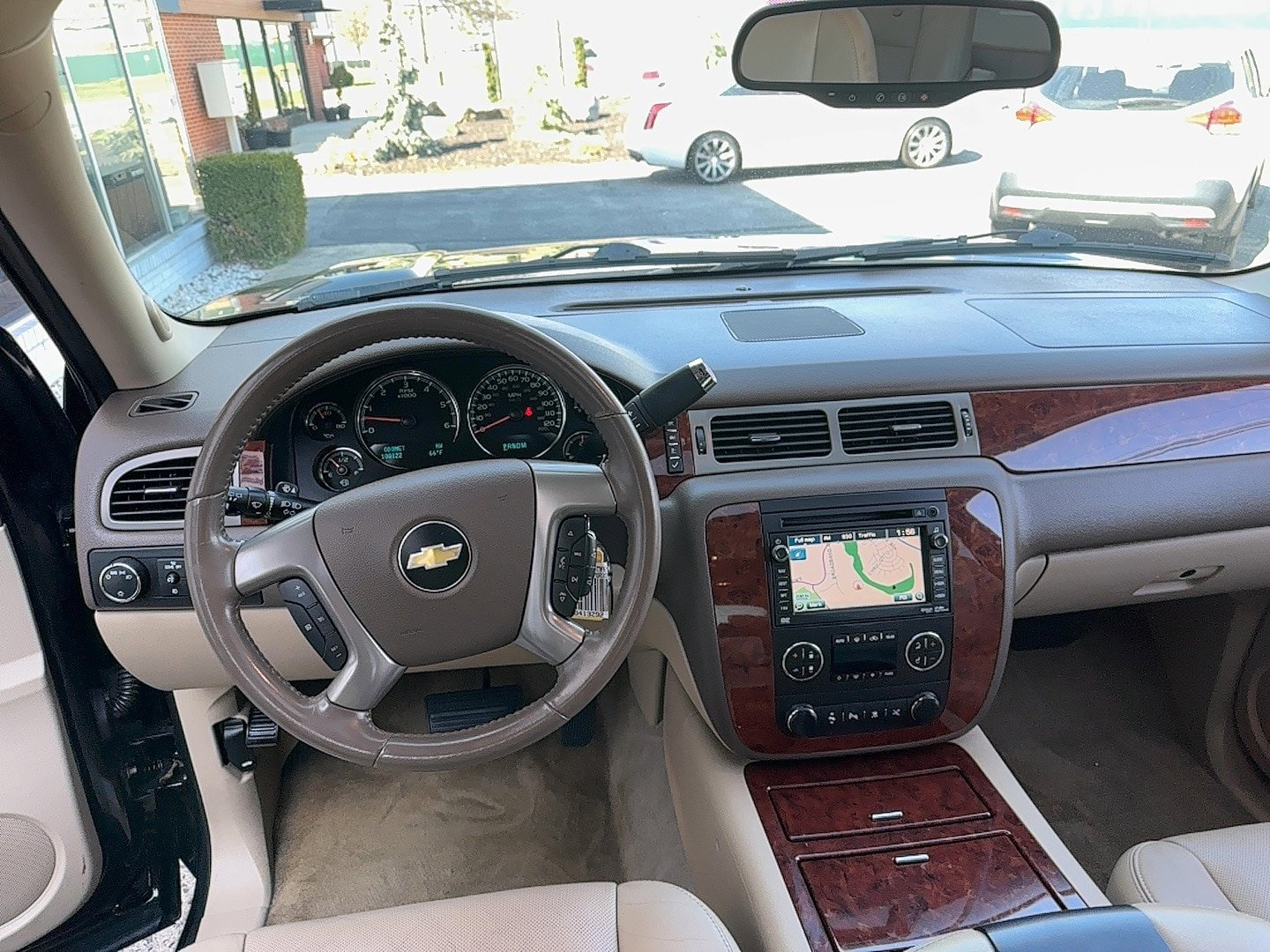 Used 2011 Chevrolet Tahoe LTZ AWD/4WD image 9