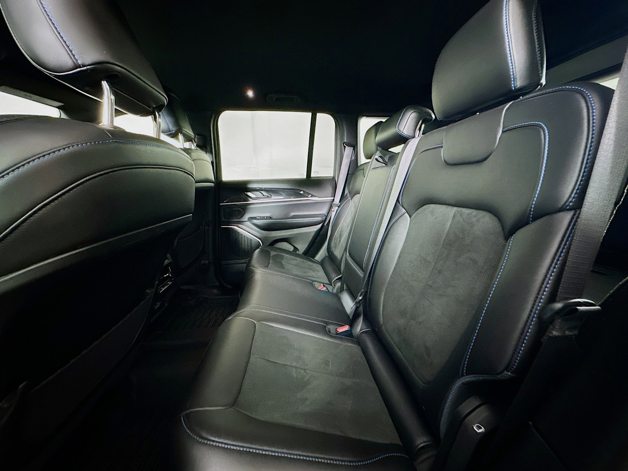 Used 2022 Jeep Grand Cherokee Trailhawk image 27