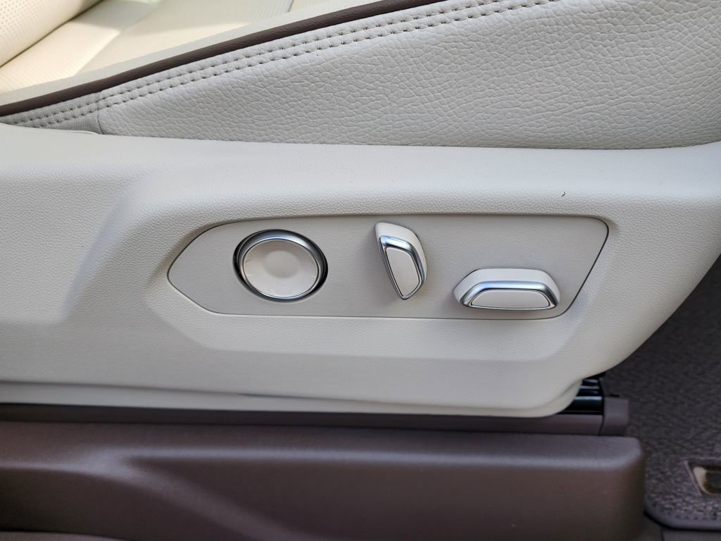 New 2026 GMC Yukon XL Denali w/ Denali Reserve Package image 47