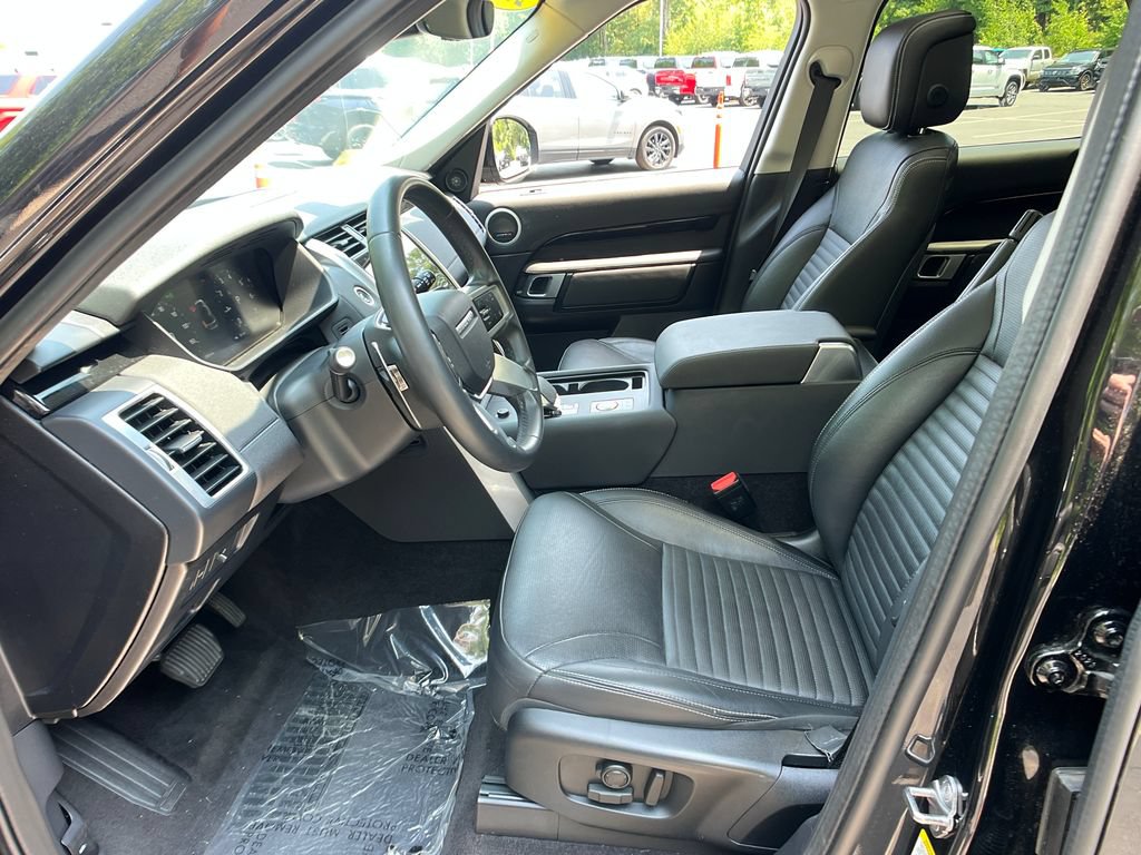 Used 2024 Land Rover Discovery S AWD/4WD image 9