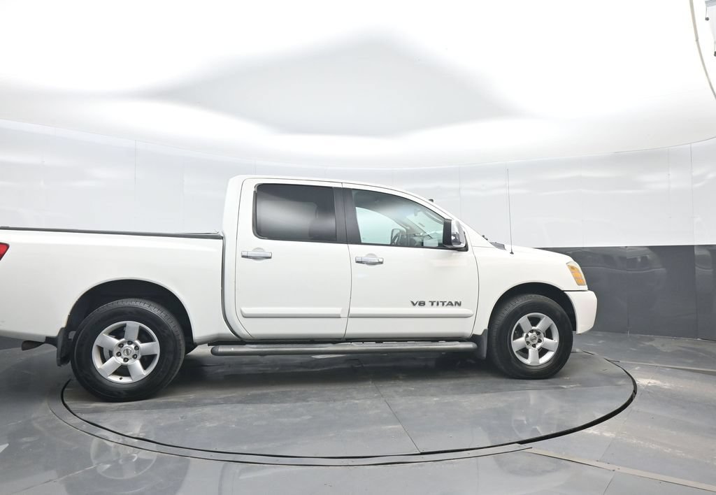 Used 2005 Nissan Titan SE w/ (T01) Tow Pkg AWD/4WD image 7