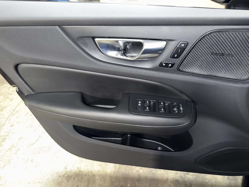 Used 2025 Volvo S60 B5 Plus AWD/4WD image 19