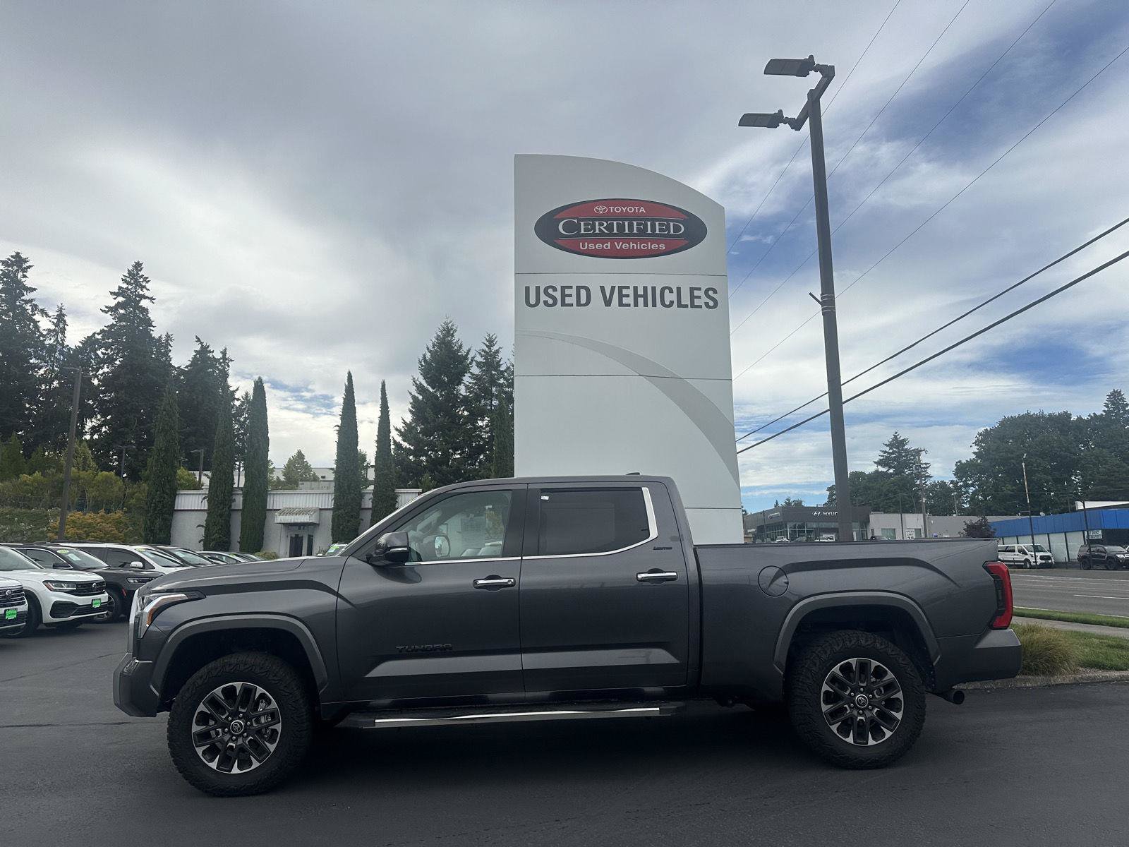 Used 2023 Toyota Tundra Limited AWD/4WD image 2