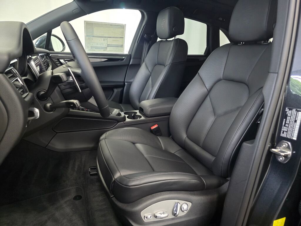 New 2025 Porsche Macan S image 5