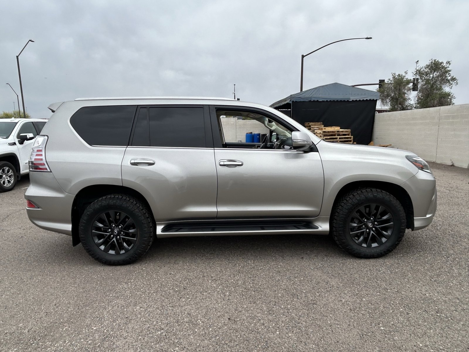 Used 2021 Lexus GX 460 Premium w/ Premium Package image 5