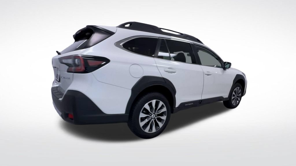 Used 2025 Subaru Outback Limited AWD/4WD image 8