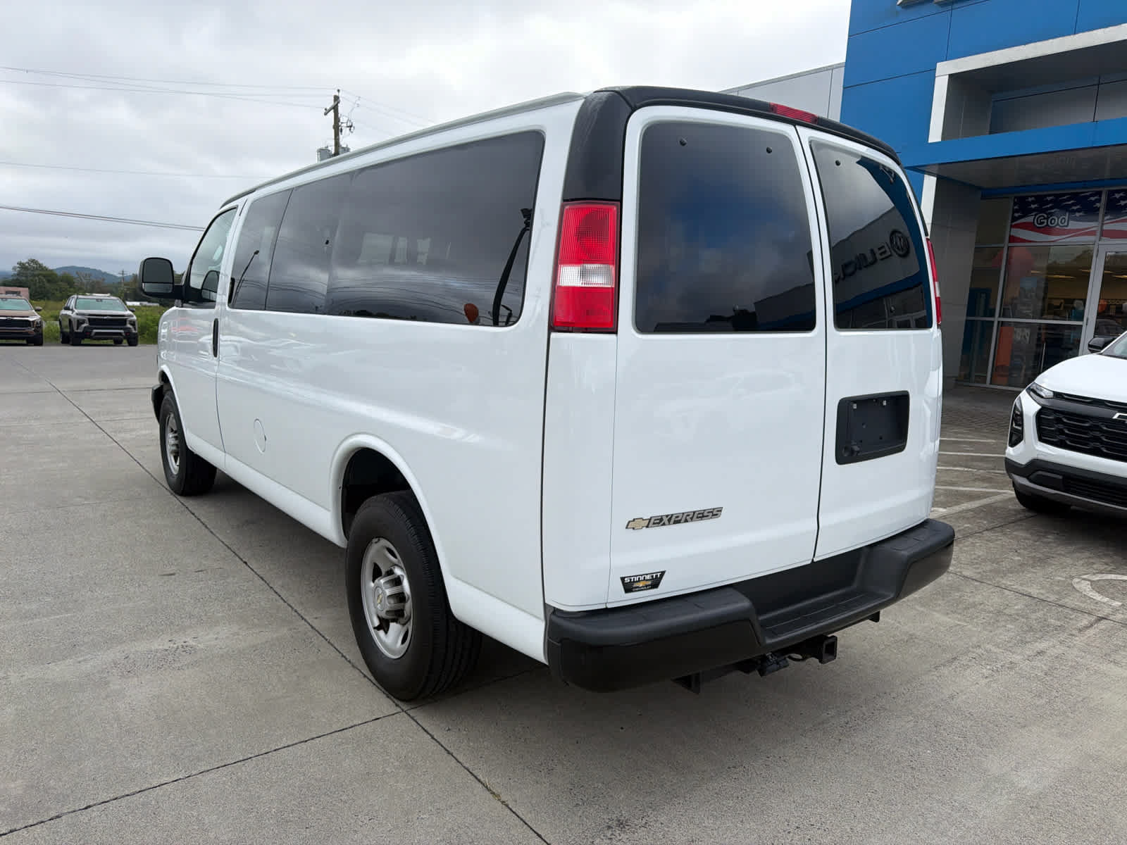 Used 2023 Chevrolet Express 3500 LS RWD image 7