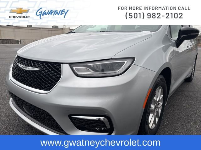 Used 2024 Chrysler Pacifica Touring-L image 14