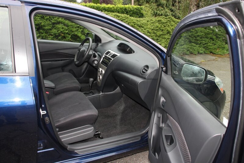 Used 2008 Toyota Yaris Sedan w/ Convenience Pkg FWD image 13