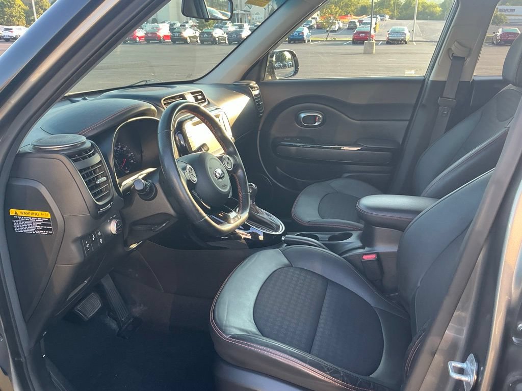 Used 2017 Kia Soul ! w/ Tech Package FWD image 18