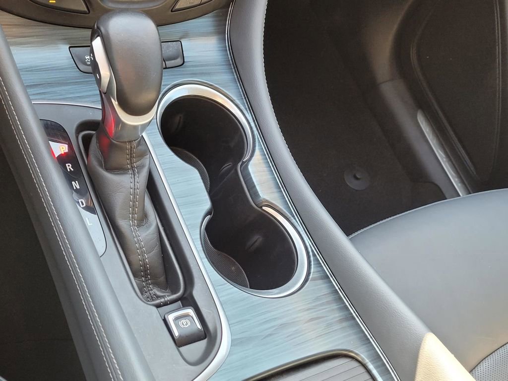 Used 2020 Buick Envision Essence image 27