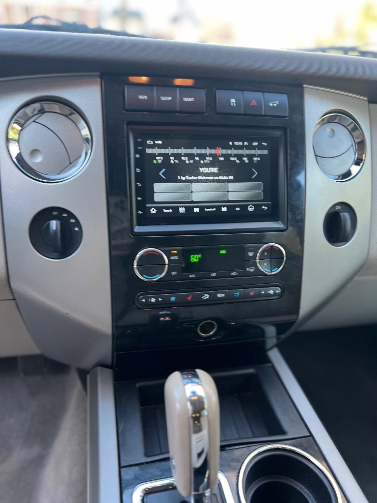 Used 2011 Ford Expedition EL Limited image 4