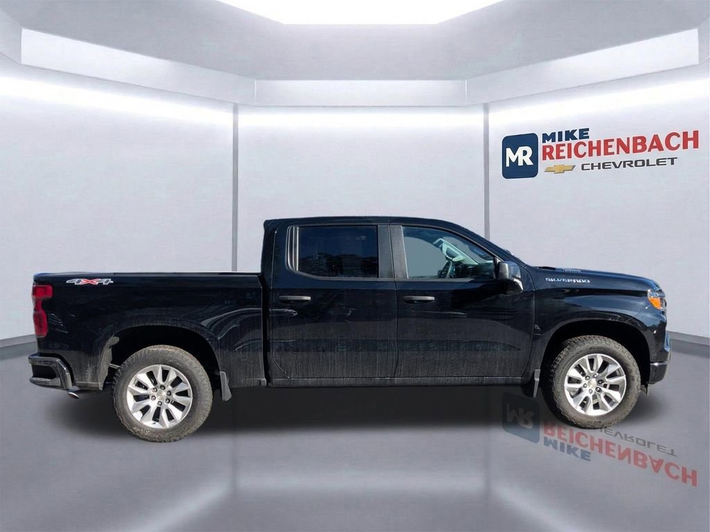 New 2025 Chevrolet Silverado 1500 Custom image 3