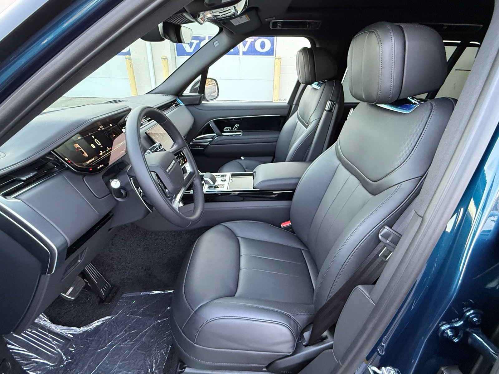 New 2027 Land Rover Range Rover Long Wheelbase SE AWD/4WD image 14