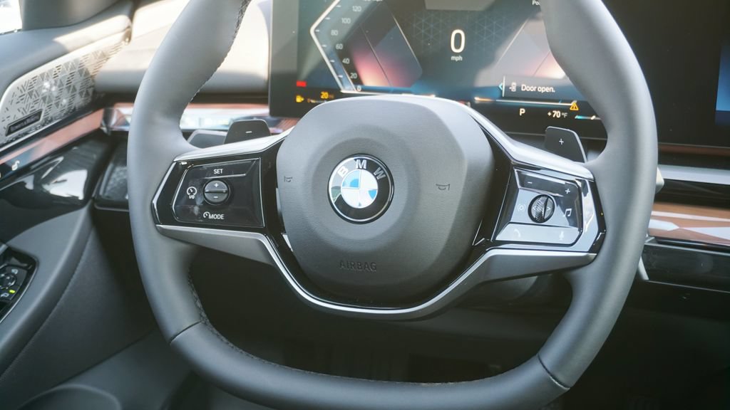 New 2027 BMW 530i xDrive w/ Premium Package AWD/4WD image 17