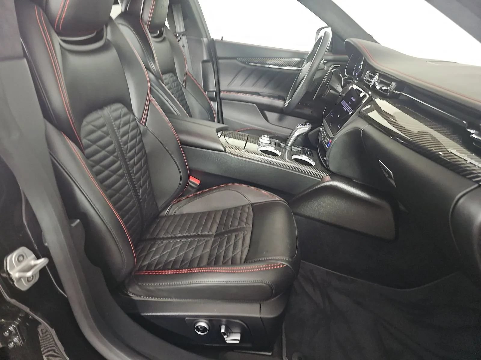 Used 2022 Maserati Quattroporte Trofeo RWD image 8