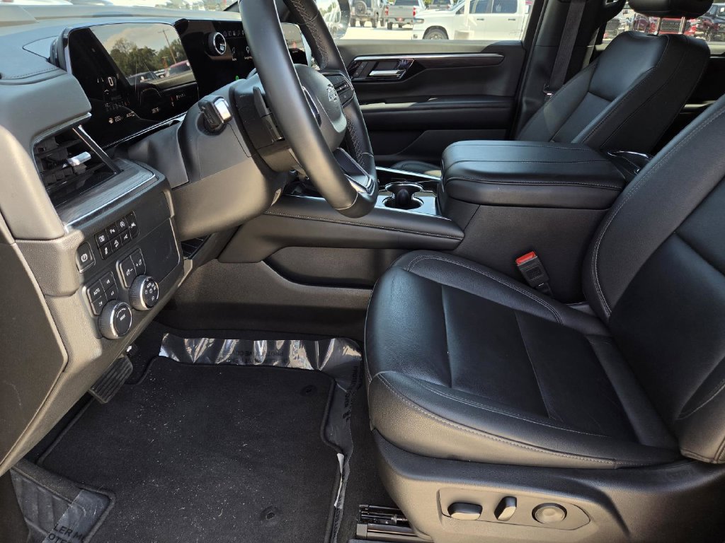 Used 2025 Chevrolet Tahoe Z71 AWD/4WD image 13
