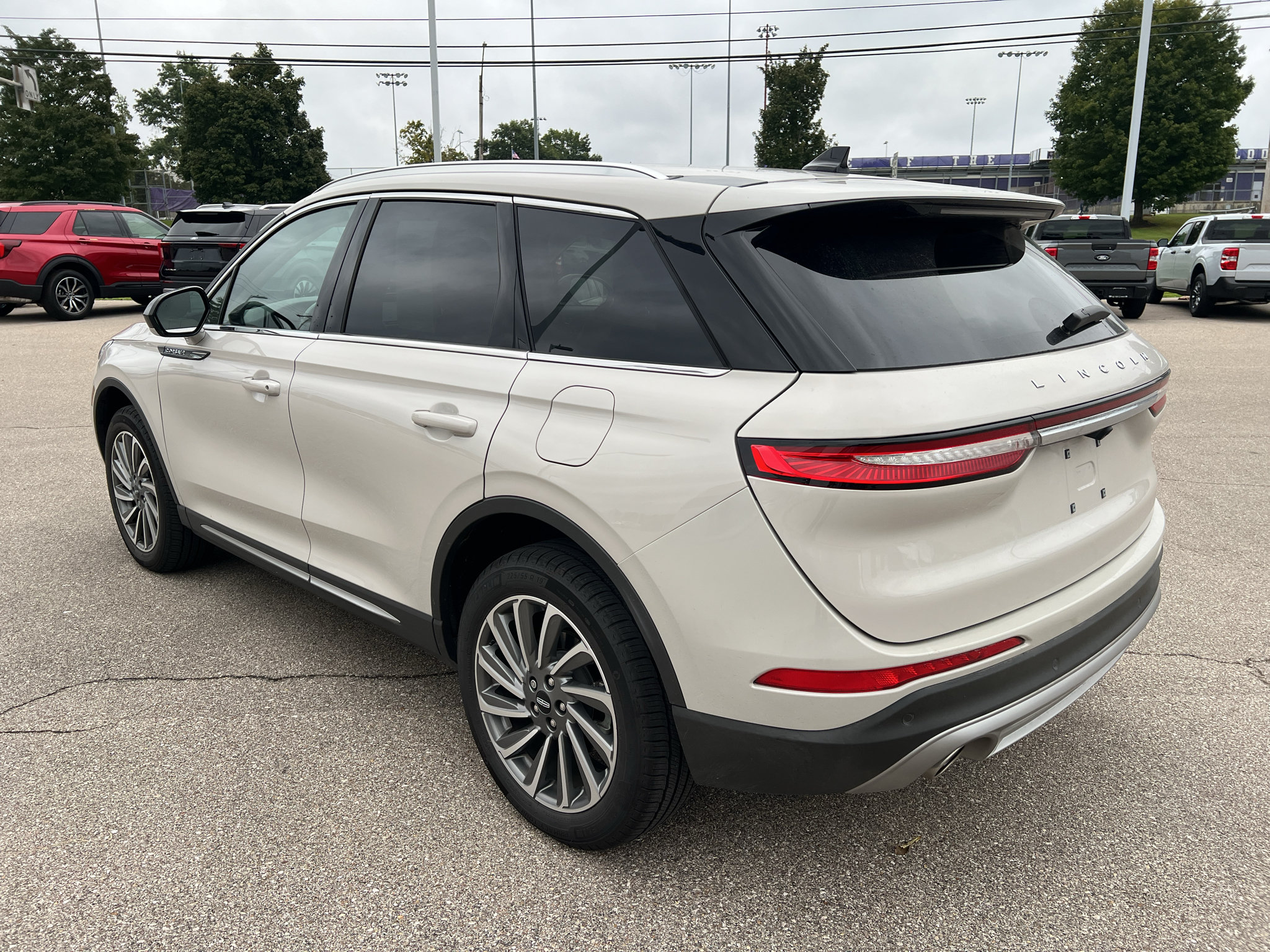 Used 2023 Lincoln Corsair Reserve AWD/4WD image 5