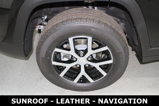 New 2025 Jeep Grand Cherokee Limited image 5