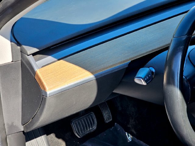 Used 2018 Tesla Model 3 Long Range RWD image 17